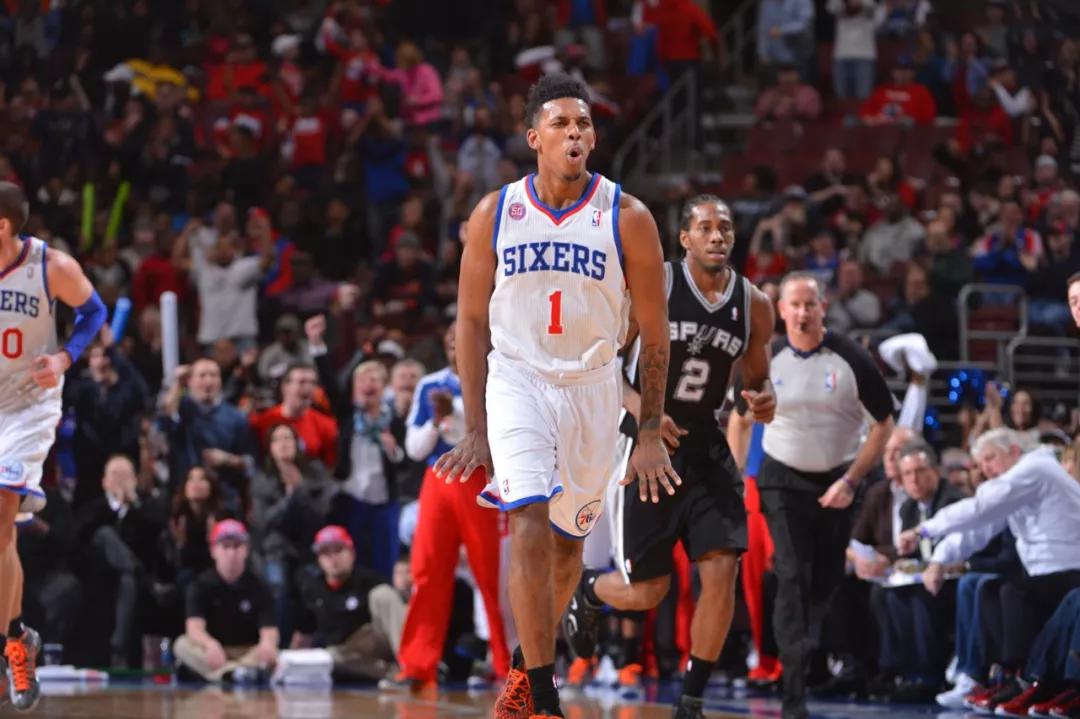 库尔图瓦揭示阿隆索与皇马更衣室的真实关系（库尔图瓦揭秘阿隆索与皇马更衣室相处内幕）