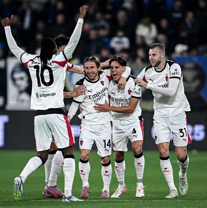 辽宁男篮CBA杯赛连输江苏广州引热议！球迷不满狂刷官媒评论区（CBA杯赛辽宁男篮连败江苏、广州引发热议，球迷不满刷屏官媒评论区）