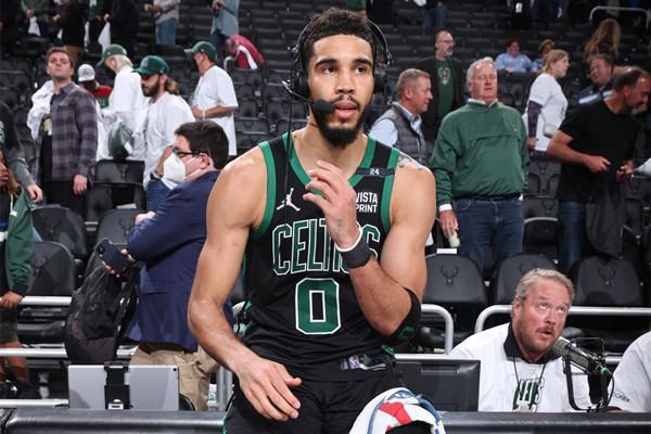 沪媒：莱昂纳多很可能因伤缺战柔佛，加布里埃尔也大概率缺席（沪媒：莱昂纳多或因伤缺阵对阵柔佛，加布里埃尔也大概率无缘）