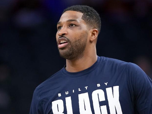 记者：于帕与拜仁的续约仍在谈判中，有可能在年底前做出决定（记者透露：拜仁与于帕续约谈判推进，或将于年底前定案）