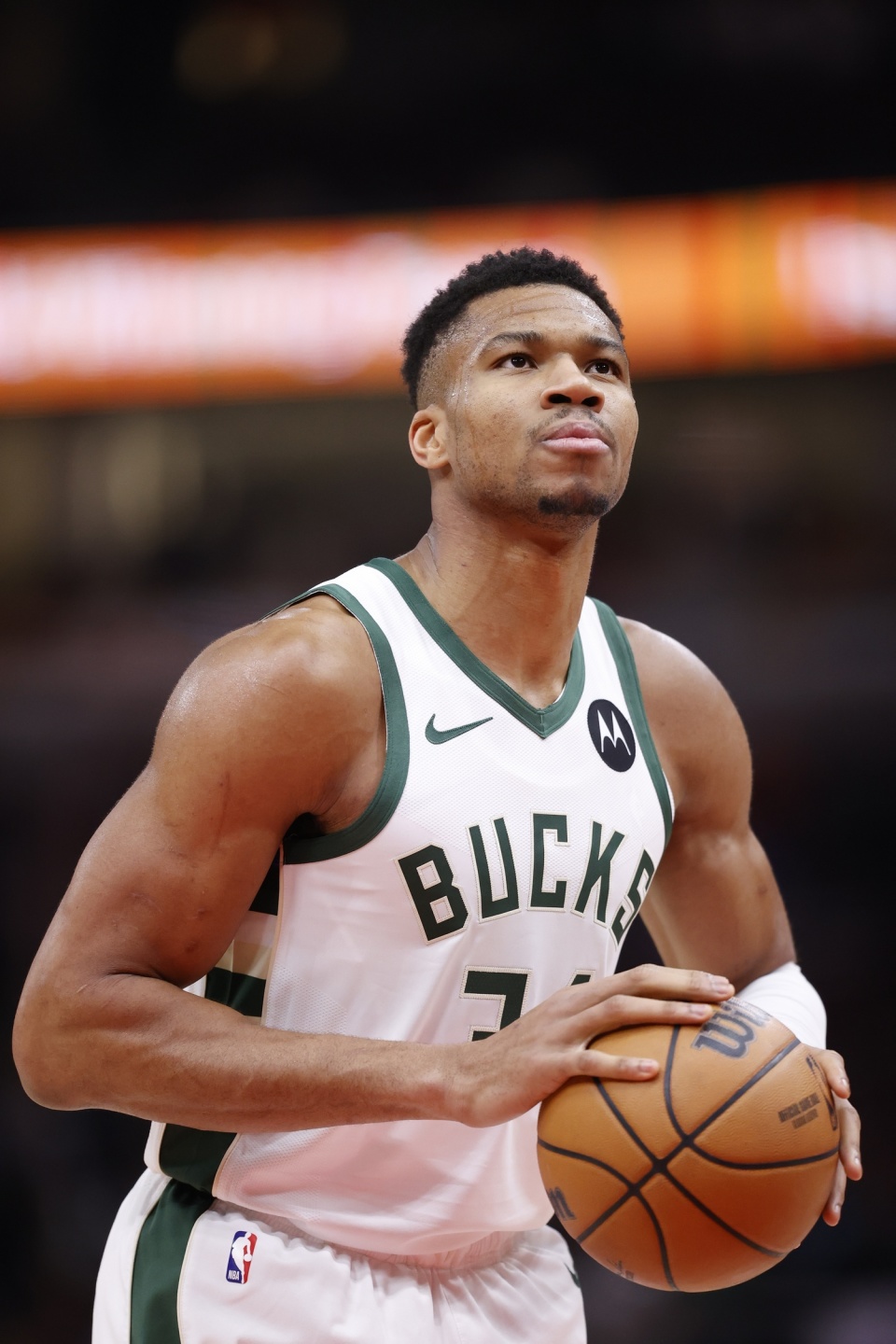 马刺主帅：文班很可能在下场面对雷霆时复出（马刺主帅透露：文班预计下场战雷霆复出）