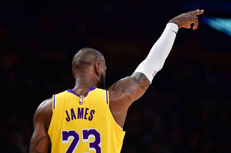 特瓦斯：老佛爷在皇马大会撒了谎；我支持皇马不代表我会偏袒（特瓦斯：佩雷斯在皇马大会言辞失实；支持皇马不等于偏袒）