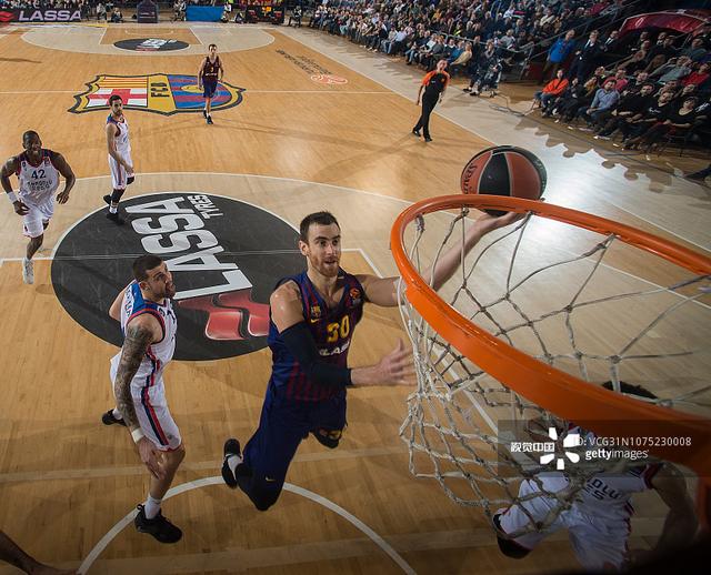 卡瓦哈尔赛后在球员通道嘲讽当值主裁被记录，可能会被处罚（卡瓦哈尔赛后在通道嘲讽主裁被记录，或将面临处罚）