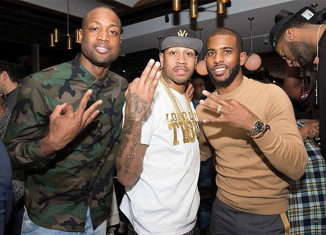 NBA球员交易动态及球队影响（NBA球员交易动向与球队连锁反应）