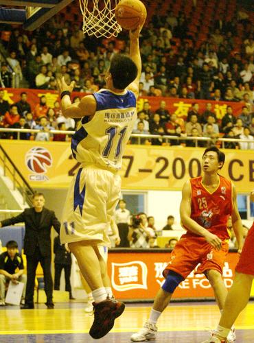 英超焦点战：利物浦主场迎战阿森纳,（英超重磅对决：利物浦主场PK阿森纳）