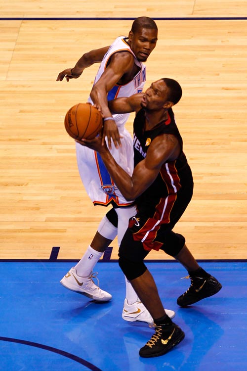 那个拥抱是整场最温暖的画面（全场最暖一幕：那个拥抱）