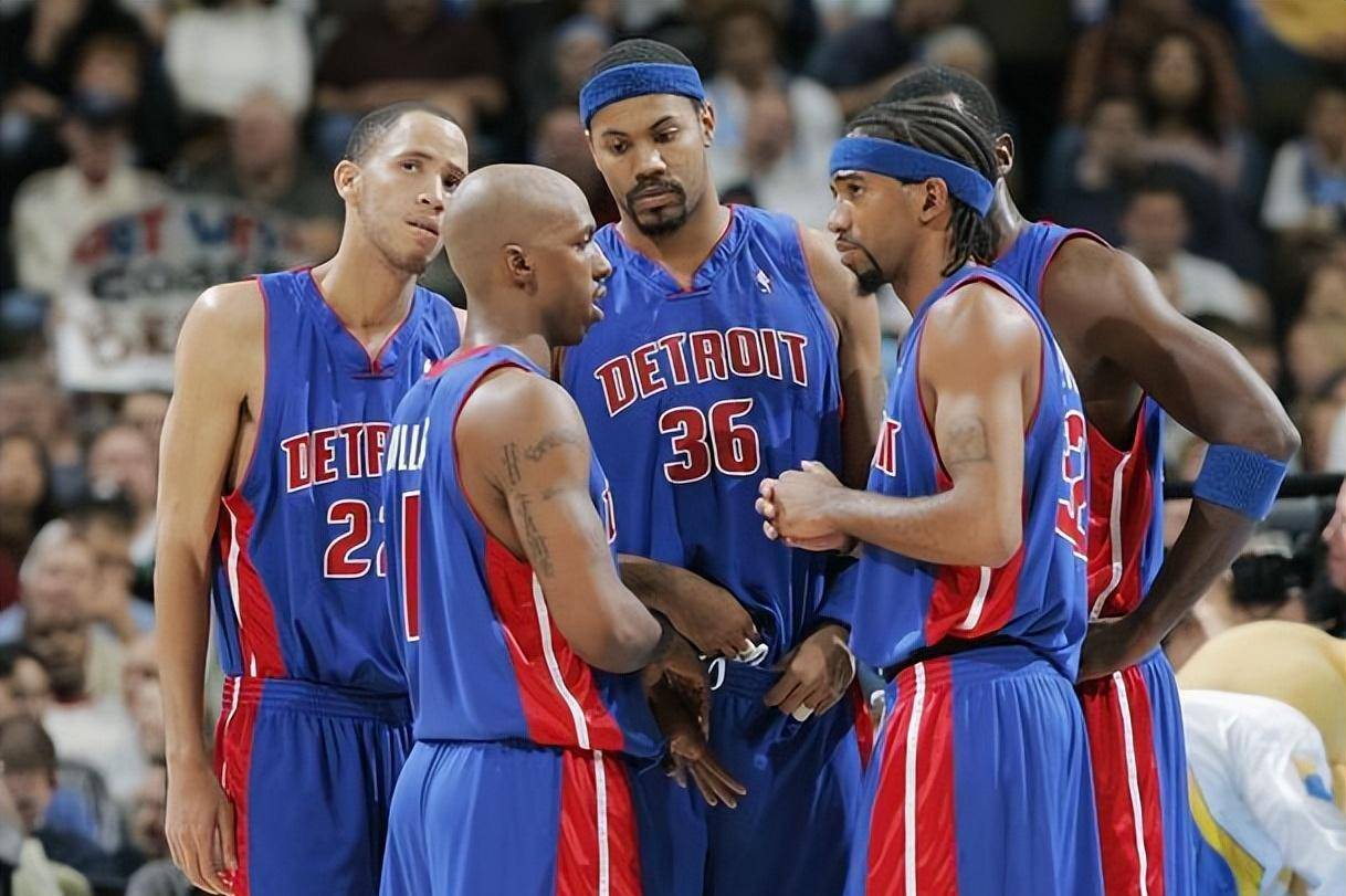 罗马诺：皇马目前尚未与齐达内就回归执教进行任何谈判（罗马诺：皇马尚未就齐达内回归执教展开谈判）