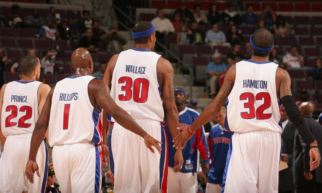 斯洛文尼亚主帅：奥布拉克感到不适，将缺席与瑞典的比赛（斯洛文尼亚主帅确认：奥布拉克身体不适，无缘对阵瑞典）