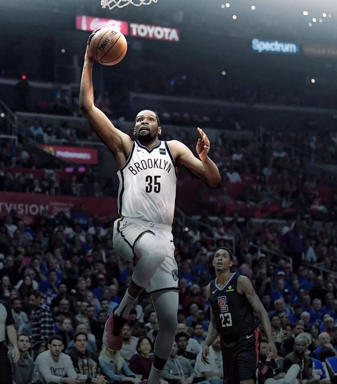 挪威媒体：厄德高周四抵达奥斯陆，将到现场支持挪威队（挪媒：厄德高周四抵奥斯陆，将现场为挪威队助阵）